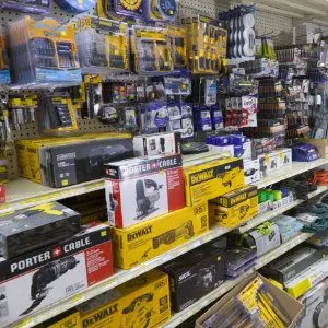 Tool selection at Gateway Farm & Pet